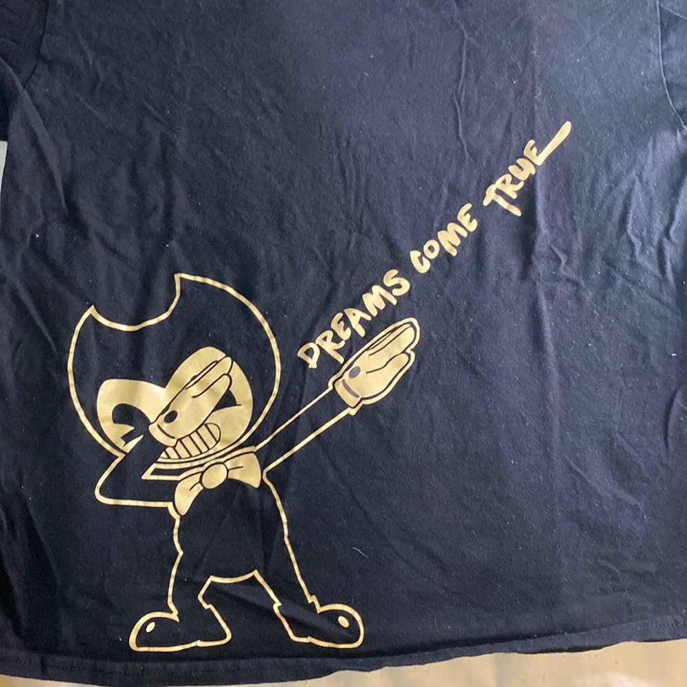 Bendy tee
